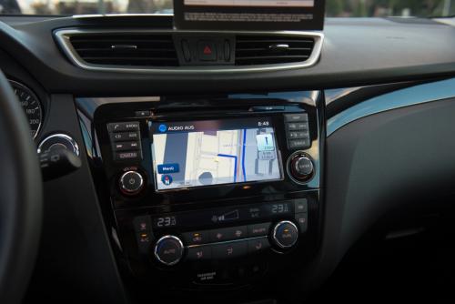 nissan-qashqai-2014-215-interior-10.jpg