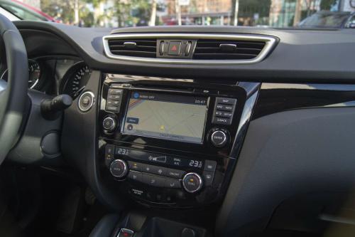 nissan-qashqai-2014-215-interior-64.jpg