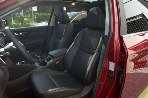 nissan-qashqai-2014-215-interior-65.jpg