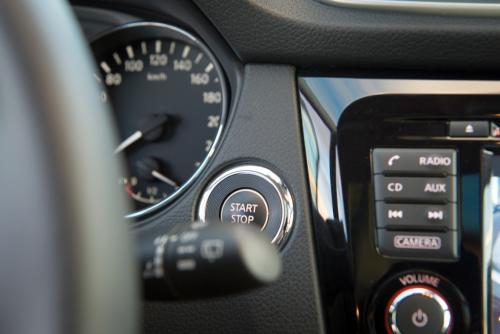 nissan-qashqai-2014-215-interior-12.jpg