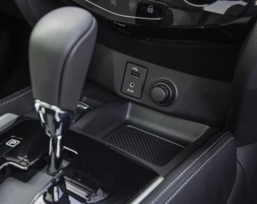 nissan-qashqai-2014-215-interior-09.jpg