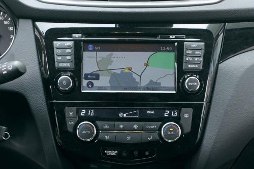 nissan-qashqai-2014-215-interior-20.jpg