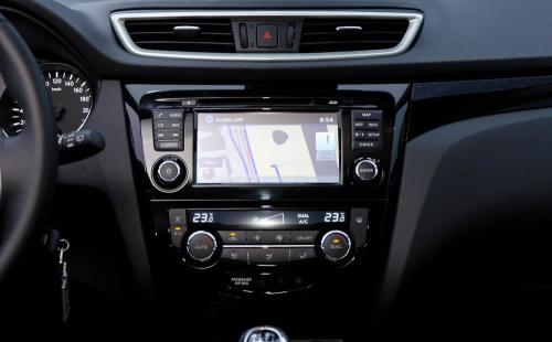 nissan-qashqai-2014-215-interior-72.jpg