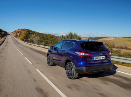 nissan-qashqai-2014-2015-blue-46.jpg