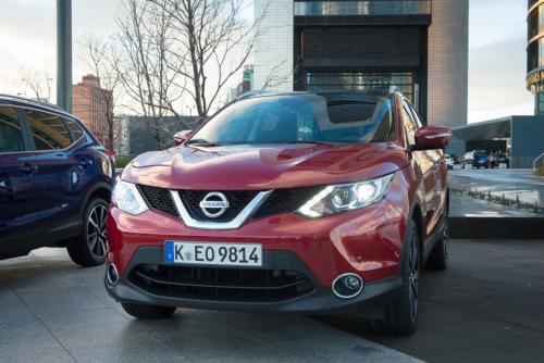 nissan-qashqai-2014-2015-red-03.jpg