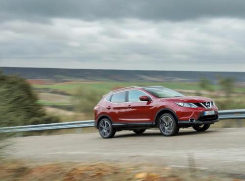 nissan-qashqai-2014-2015-red-60.jpg