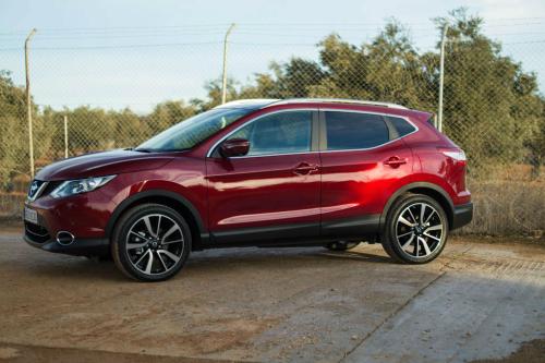 nissan-qashqai-2014-2015-red-21.jpg