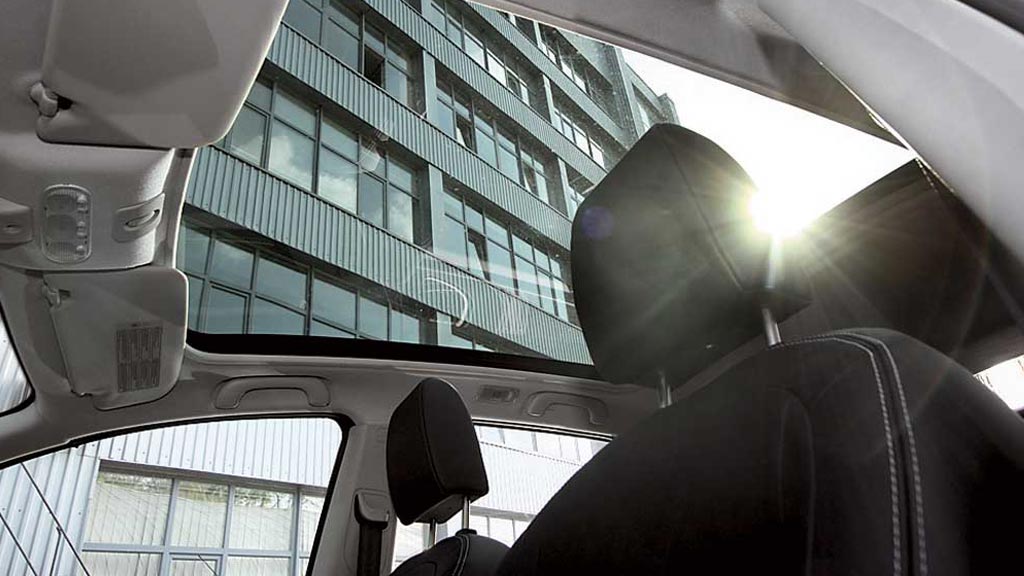 Российских покупателей Nissan Qashqai оставят без стеклянной крыши