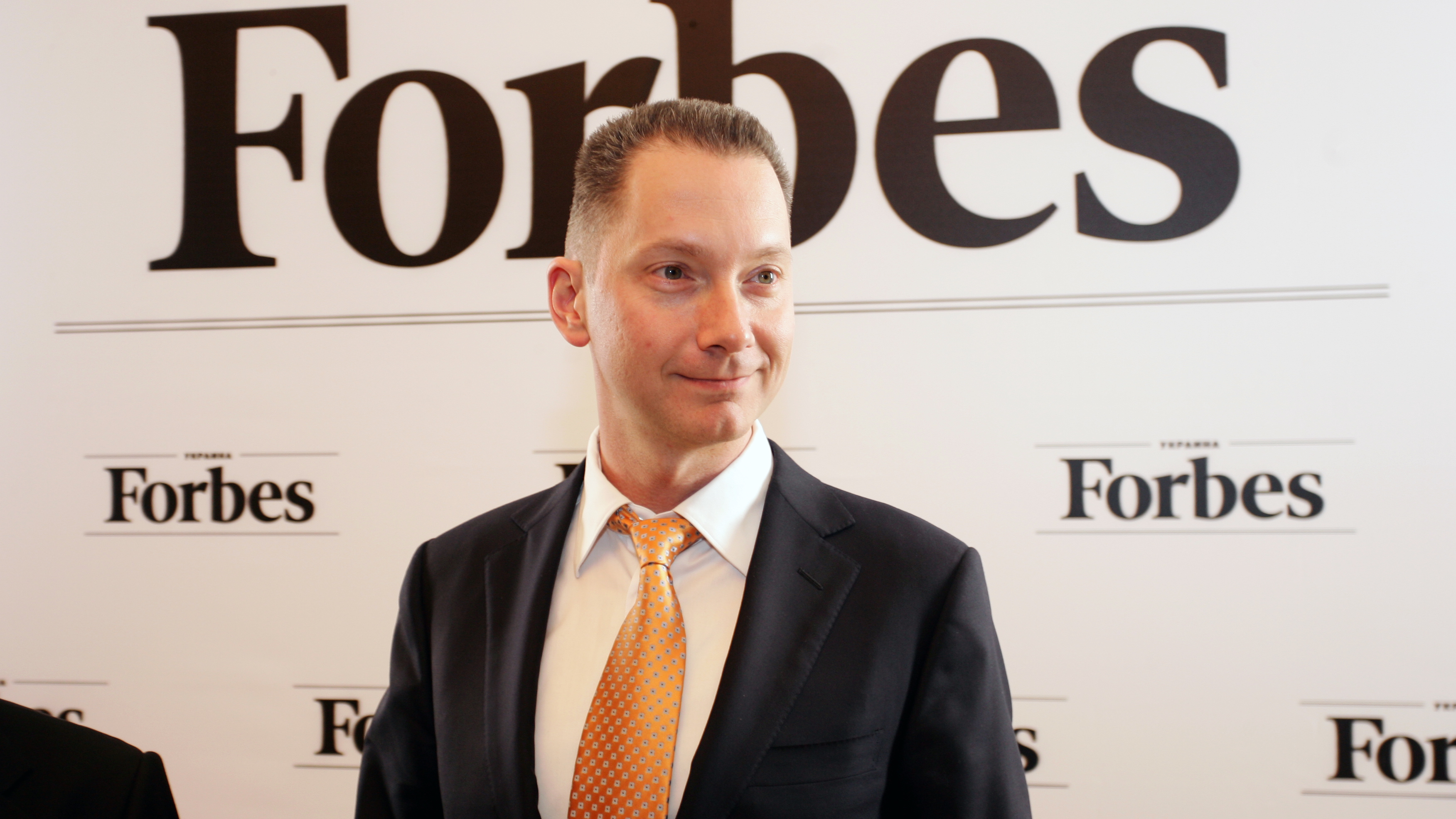 Forbes составил рейтинг самых дорогих брендов мира