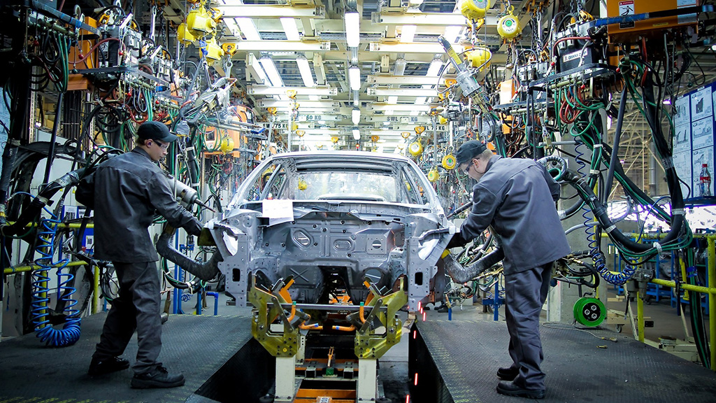 Nissan переводит свой завод на одну смену