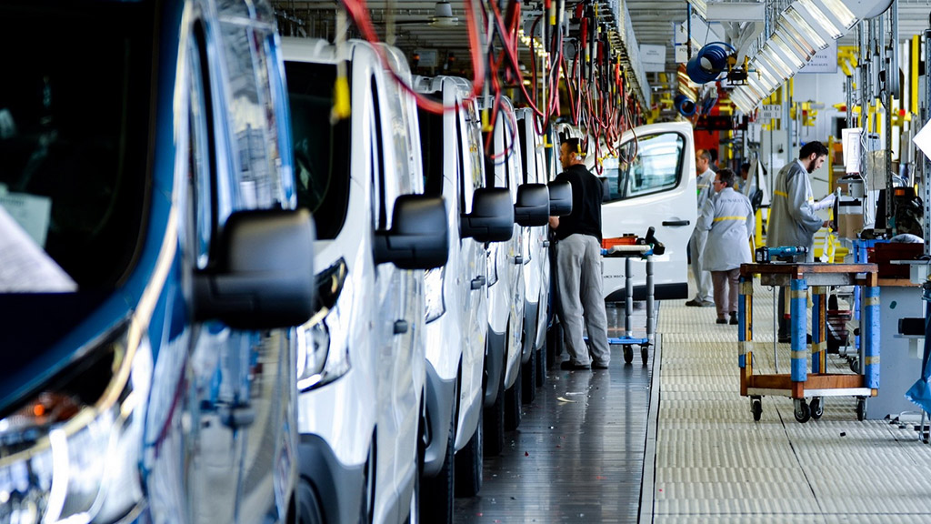 Nissan возвращается на стезю коммерческих минивэнов